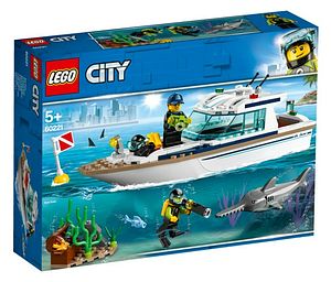 Cover Art for 5702016369533, Diving Yacht Set 60221 by LEGO