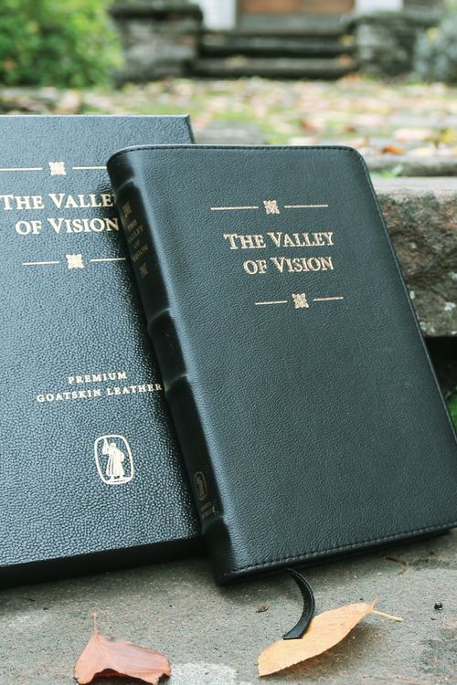 Cover Art for 9781848713123, The Valley of Vision (Premium Goatskin): A Collection of Puritan Prayers and Devotions by Arthur Bennett, Valley Of Vision