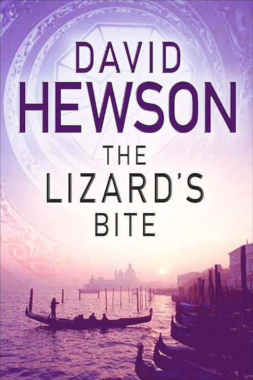 Cover Art for 9780330435949, The Lizard's Bite by David Hewson