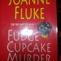 Cover Art for 9780758213648, Fudge Cupcake Murder by Joanne Fluke