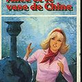 Cover Art for 9782010093869, Alice et le vase de Chine by Caroline Quine