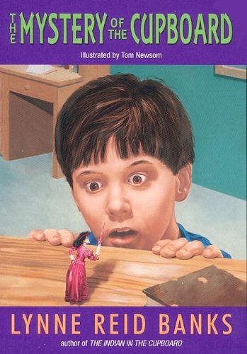 Cover Art for 9780785737629, The Mystery of the Cupboard by Lynne Reid Banks