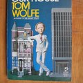 Cover Art for 9780671454494, From Bauhaus to Our House by Tom Wolfe