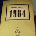 Cover Art for 9780451516268, 1984 by George Orwell