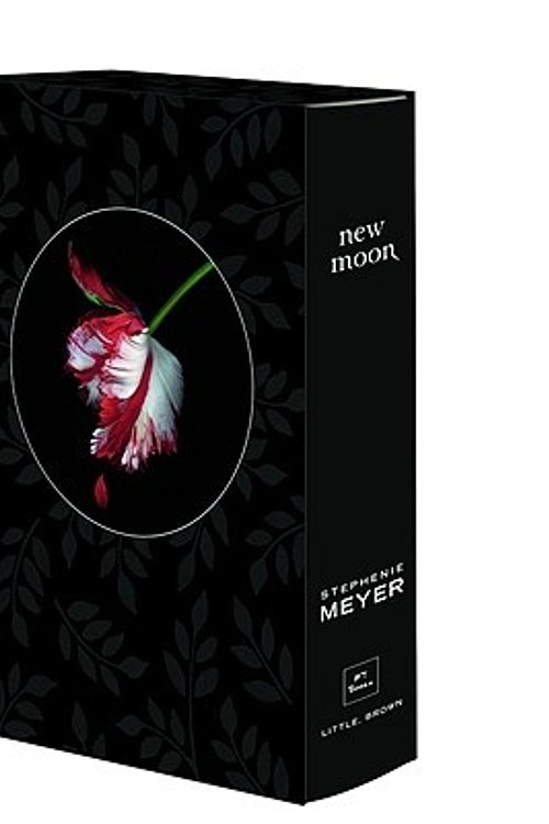 Cover Art for 9780316053464, New Moon by Stephenie Meyer
