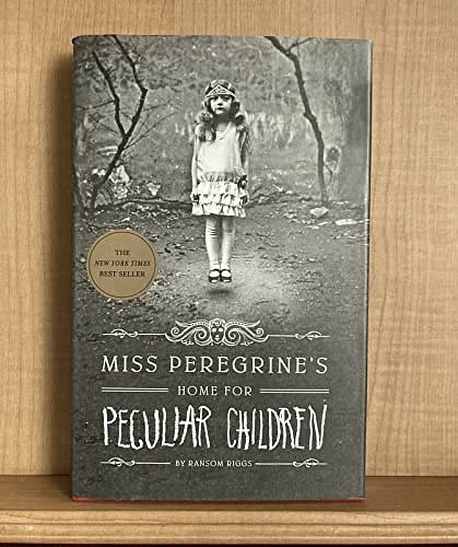 Cover Art for B0055PJVWS, Miss Peregrine's Home for Peculiar Children by Ransom Riggs