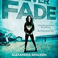 Cover Art for 9780732294595, Never Fade by Alexandra Bracken