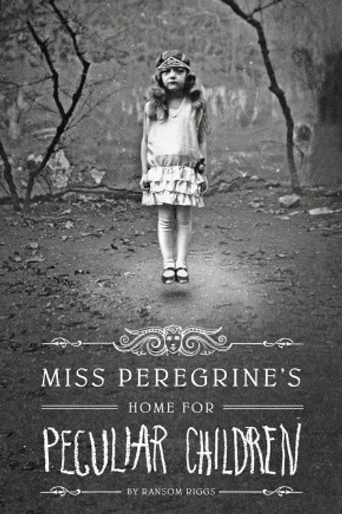 Cover Art for 9781594745744, Miss Peregrine's Home For Peculiar Children by Ransom Riggs